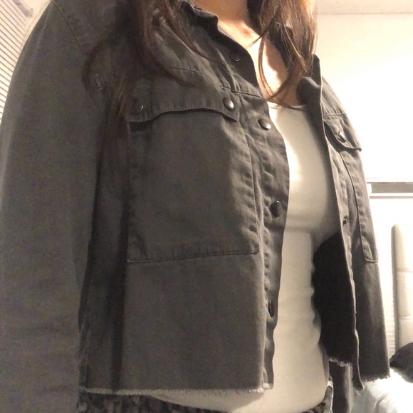 Cropped jean jacket - Picture 4 of 4